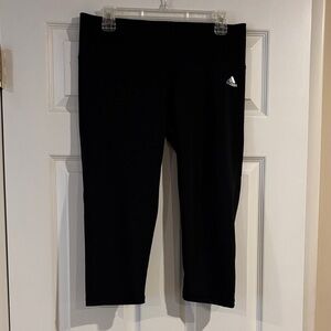 Adidas Women’s Black Cropped Leggings size Large